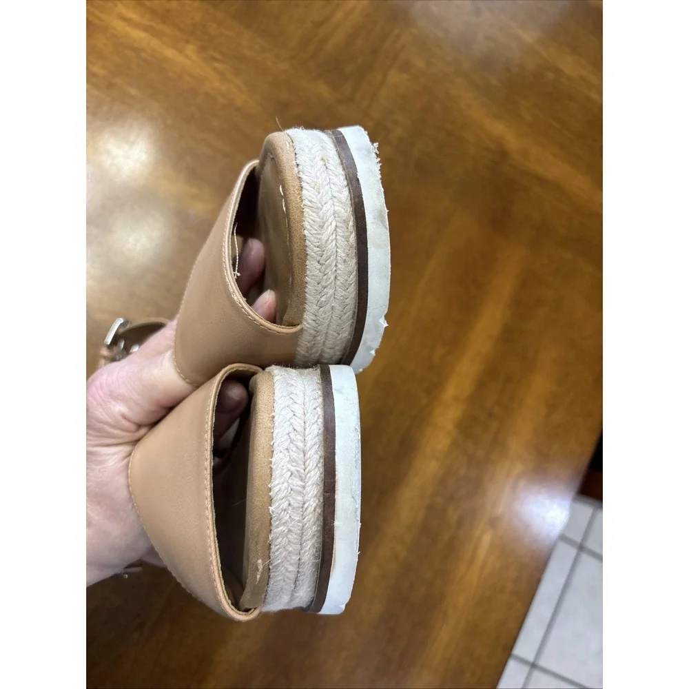 DV by Dolce Vita Women Tan Wedges Size‎ US 10